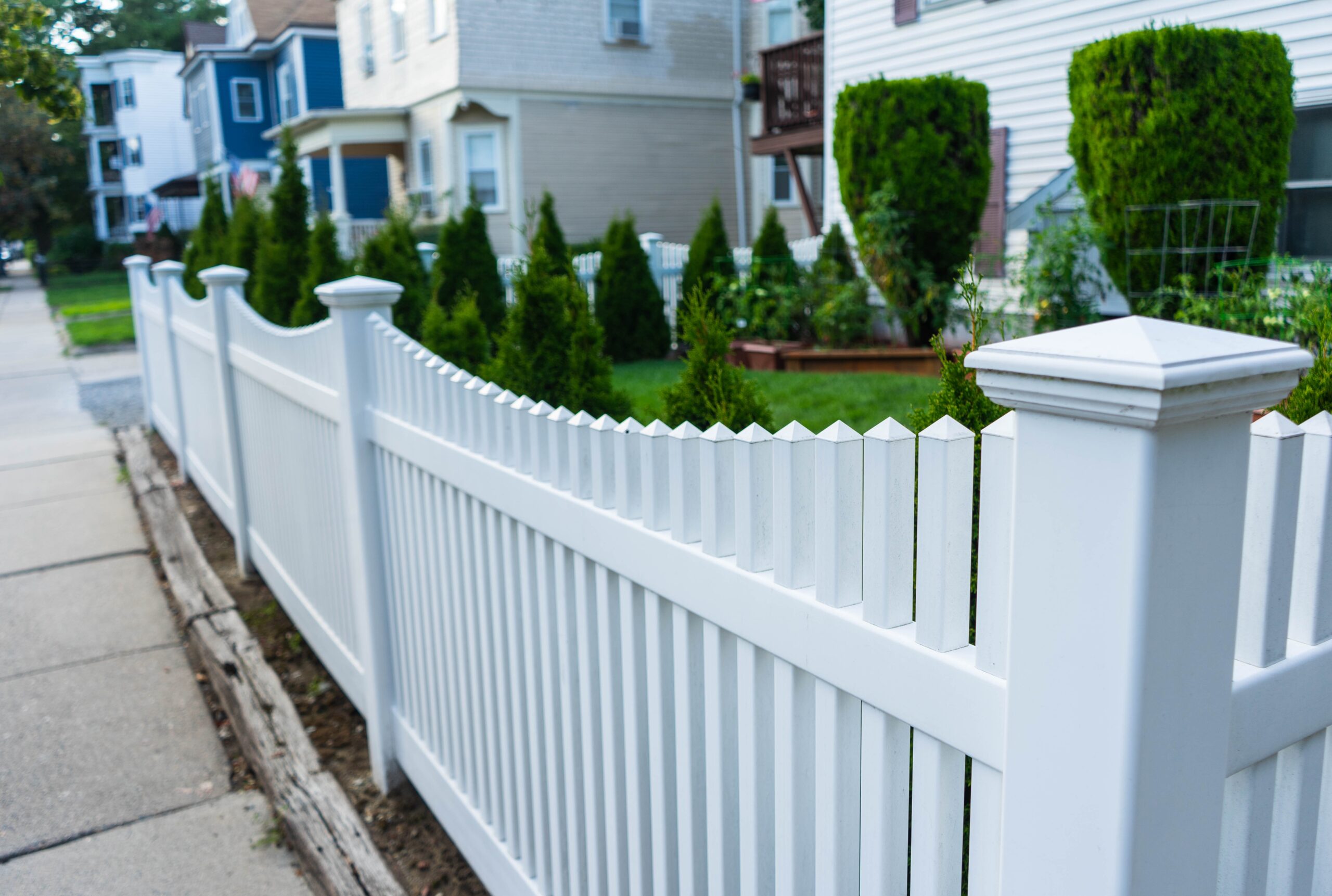 Wood vs. Vinyl Fencing: Which Is Right for You?