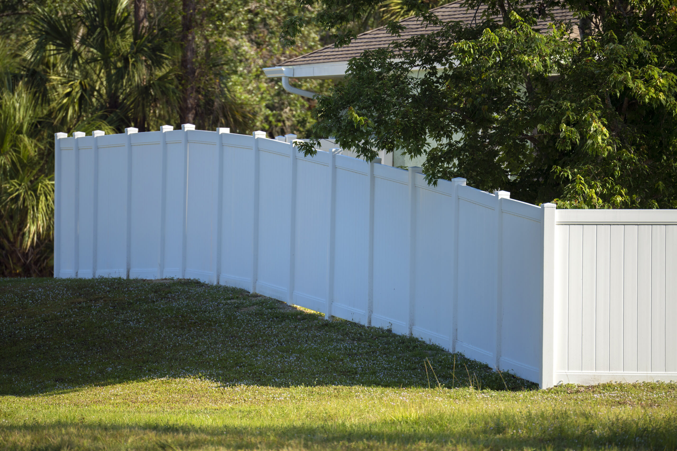 What Type of Fence Adds the Most Value to Your Home?